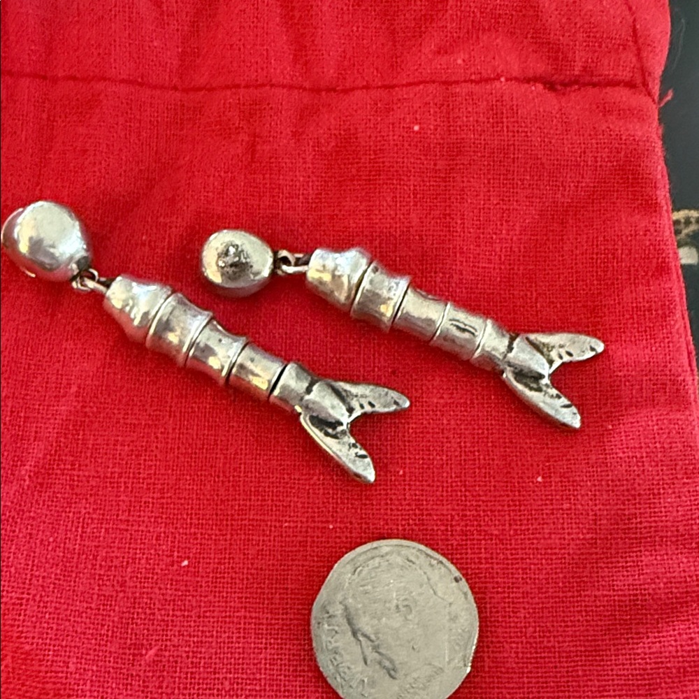 UNO de 50 Metallic Fishbone Earrings - Picture 3 of 3